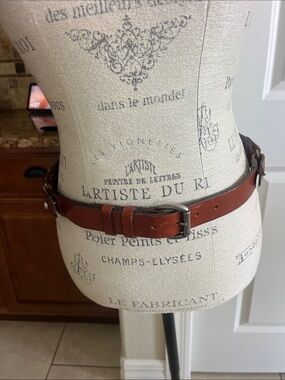 EUC Tommy Hilfiger brown leather belt silver studded accents size 32